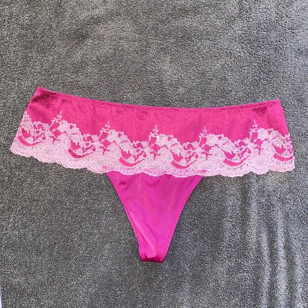 Women’s Wacoal Lace Affair thong panties NWOT XL/8